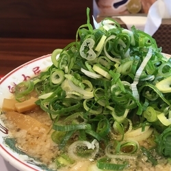 特製醤油ラーメン ネギ入れ放題