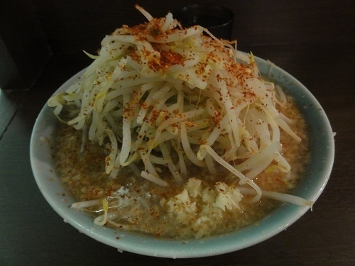 「ラーメン700円　麺硬め　野菜ニンニク唐辛子」@ラーメン二郎 JR西口蒲田店の写真