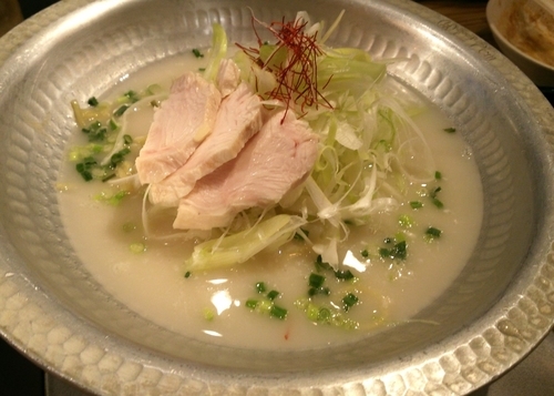 「名古屋コーチン濃厚白湯　白湯炊きラーメン　780円」@新宿駆け込み餃子 歌舞伎町店の写真