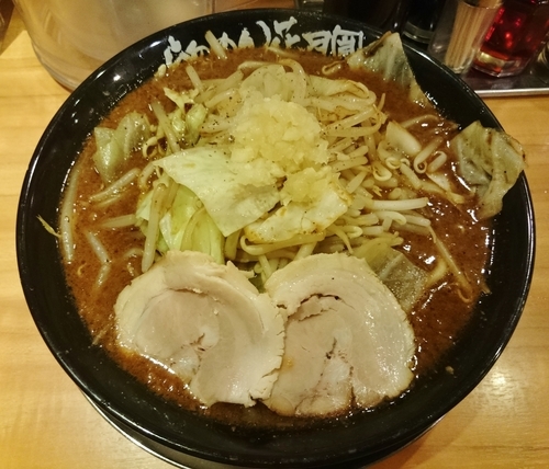 「嵐げんこつらあめんブラックモンスター  760円」@らあめん花月嵐 浅草雷門店の写真