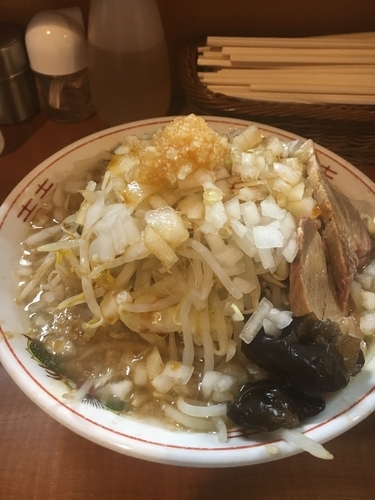 「らーめん¥720 野菜ちょいマシ 玉ねぎマシマシ」@らーめん ぽっぽっ屋 水道橋店の写真