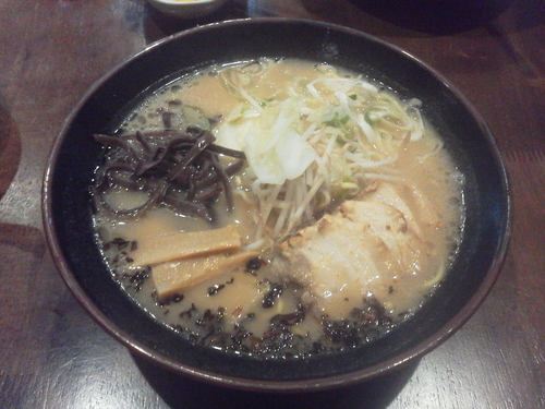 「醤油とんこつラーメン 690円」@琉球 みそや 堂の写真