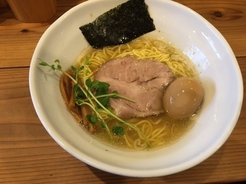 「塩らーめん大盛(790円)、味玉(100円)」@二代目煮干しラーメンまるにぼ 防府本店の写真