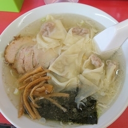 ワンタン麺(塩) 680円