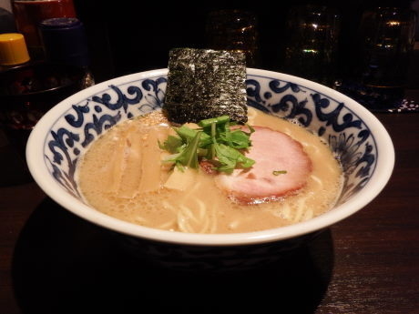 「らー麺」@九段 斑鳩 市ヶ谷本店の写真