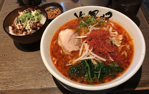 「赤豚3辛＋ミニチャーシュー丼(800円＋200円)」@次男坊 BLACK REDの写真