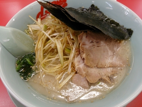 「塩ネギラーメン チャーシュートッピング」@山岡家 松本店の写真