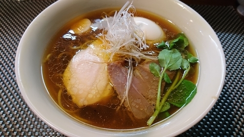 「名古屋コーチン味たま醤油ラーメン」@BumBunBlauCafe with BeeHiveの写真