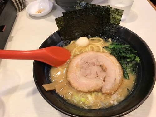 「豚骨醤油」@ゴル麺 横浜本店の写真