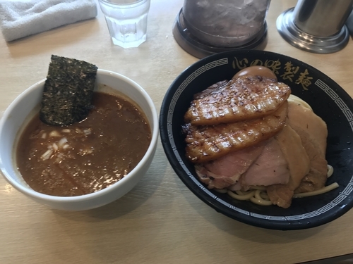 「牛スジカレーつけ麺」@心の味製麺 平井店の写真