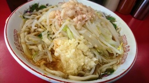 「ラーメン小 硬め少な目 ニンニク脂」@ラーメン二郎 湘南藤沢店の写真