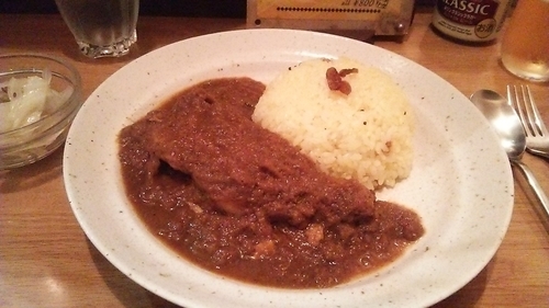 「チキンカレー 800円 ＋ ビール 500円」@ターメリックの写真