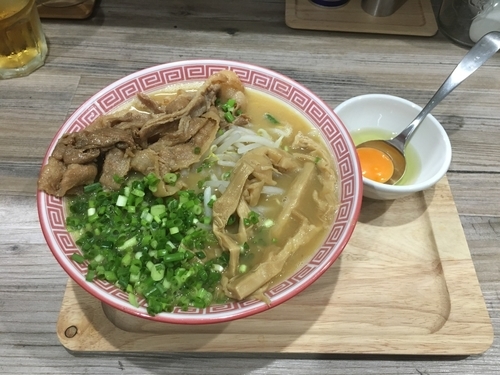 「徳島ラーメン全部増し」@徳島NOODLE ぱどるの写真