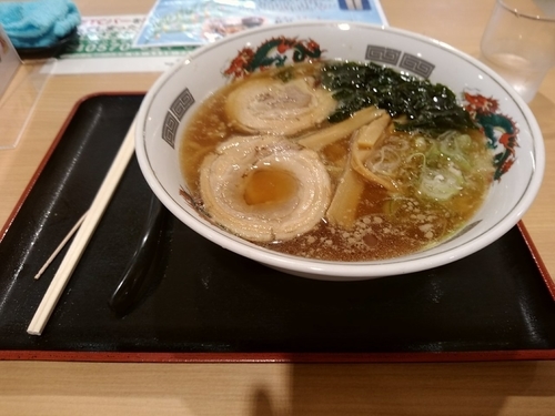 「醤油ラーメン(並盛)650円」@越後川口SA（上り） スナックコーナーの写真