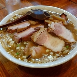 ミックス肉麺　900円