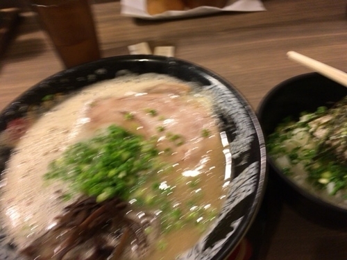 「ラーメン、博多セット」@博多一幸舎 博多デイトス店の写真