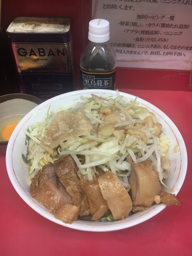 「大汁なし ➕ 豚 ➕生玉子」@ラーメン二郎 環七一之江店の写真