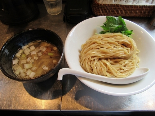 「鴨つけそば　塩（９００円）＋大盛１５０円」@日の丸さんじの写真