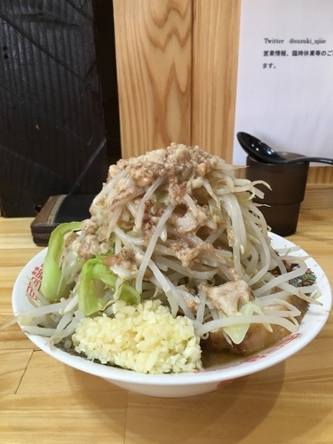 「ミニラーメンヤサイマシニンニクアブラ」@ラーメン寿々㐂の写真