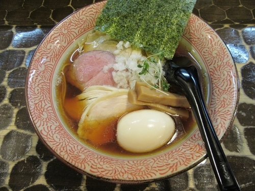 「煮干そば醤油全部のせ（９５０円）」@ラーメン 樂只の写真