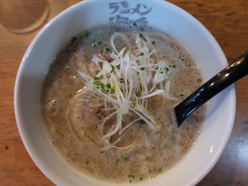 「魚介とんこつラーメン」@ラーメン海鳴の写真