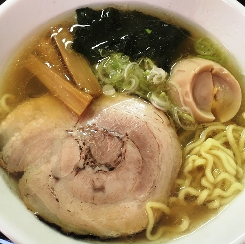 「あごだしラーメン（豚チャーシュー）＋味玉」@麺屋ふたばの写真