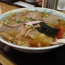 「チャーシュー雲たんメン950円＋大盛100円」@二葉の写真