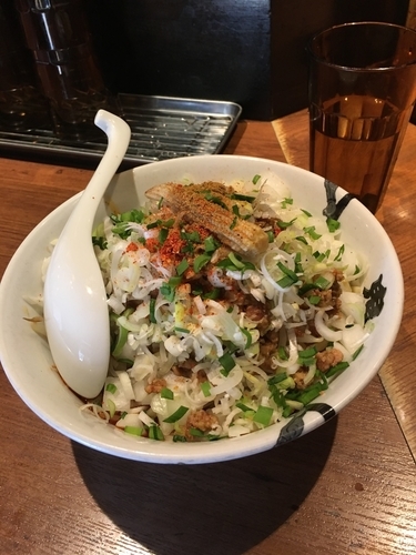 「まぜそば中 辛普 痺増 玉ねぎ」@カラシビ味噌らー麺・つけ麺 神田本店の写真