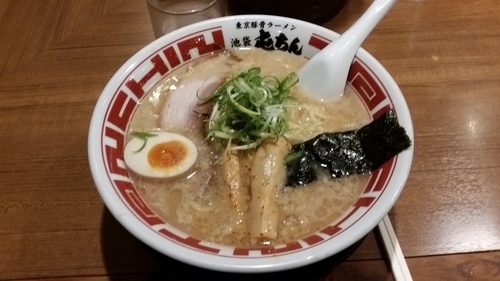 「東京豚骨ラーメン」@屯ちん 池袋本店の写真