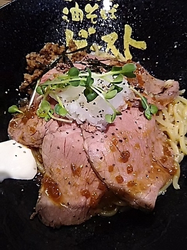 「ローストビーフ油そば」@ローストビーフ油そば ビースト 東池袋店の写真