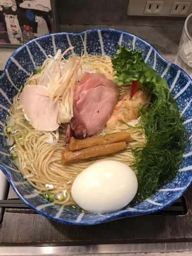 「海 魚海香る塩そば＋味玉（大盛り）」@ラーメンクワトロの写真