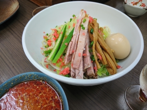 「【期間限定】冷やし辛つけそば900円＋味玉(ﾗｰﾊﾟｽ)他」@頓知房の写真