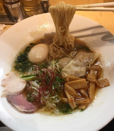 「煮玉子進化論そば1100円」@進化論の写真