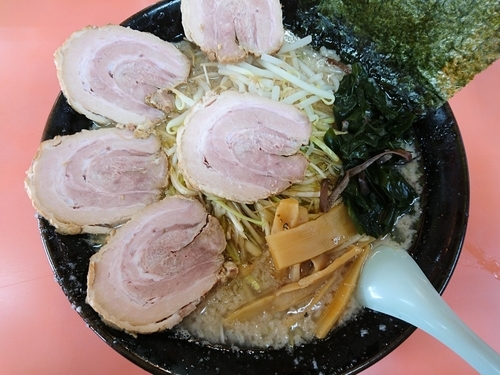 「ネギチャーシューメン（硬め、アブラ多め）＋中盛」@ラーメンショップ 東大室店の写真