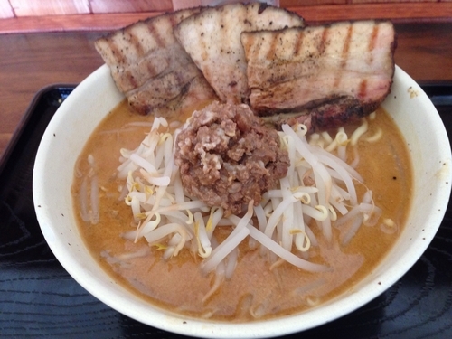 「焼豚焼味噌麺」@丹行味素 北新横浜本店の写真