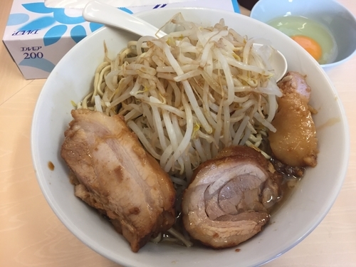 「ラーメン＆生卵」@自家製ラーメン 大者の写真
