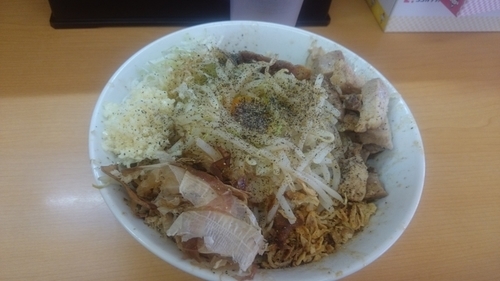 「らーめん汁なし　ニンニク」@ラーメン ○菅の写真