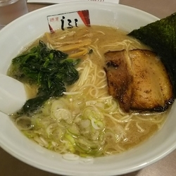 塩豚骨ラーメン　（大盛り）