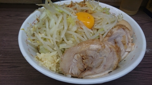 「小ラーメン+汁なし+味付け玉子 ニンニクヤサイマシカラメ」@ラーメン二郎 横浜関内店の写真