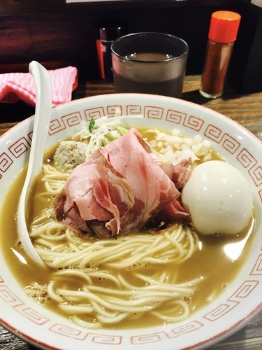 「濃厚鶏白湯煮干しらーめん+味玉+替え玉」@らぁめん小池の写真