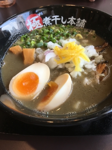 「極濃煮干しラーメン」@極煮干し本舗 荒川沖店の写真