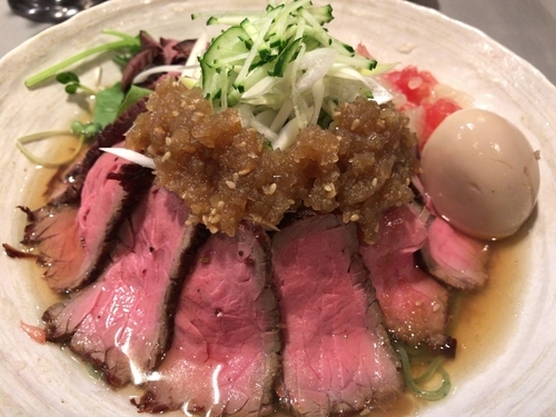 「ローストビーフの冷やし中華880円+ﾗｰﾊﾟｽ味玉」@中華蕎麦 瑞山（ZUIZAN）の写真