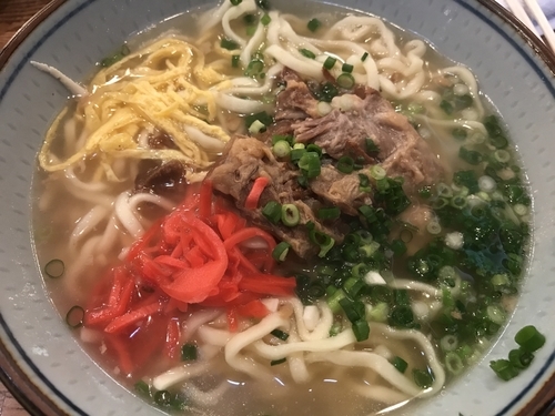 「ソーキそば700円」@豊年満作 朝霞台店の写真