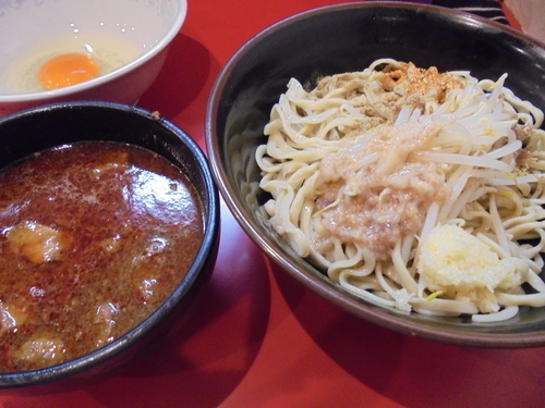 「辛つけ300g辛さ3倍＋生卵」@麺屋 桐龍の写真