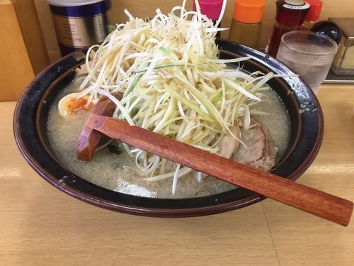 「定番の中 ネギ＋チャーシュー増し」@ラーメン青木亭 戸田店の写真