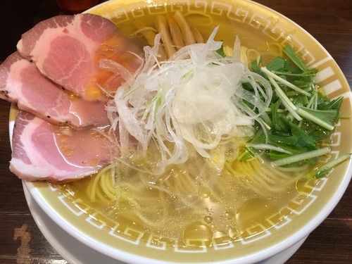 「中華らぁ麺_塩（大盛）」@らぁ麺 しろがね 松本本店の写真