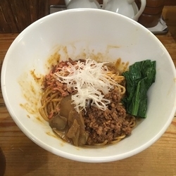 汁なし担々麺900円（ライス＋スープ付き）