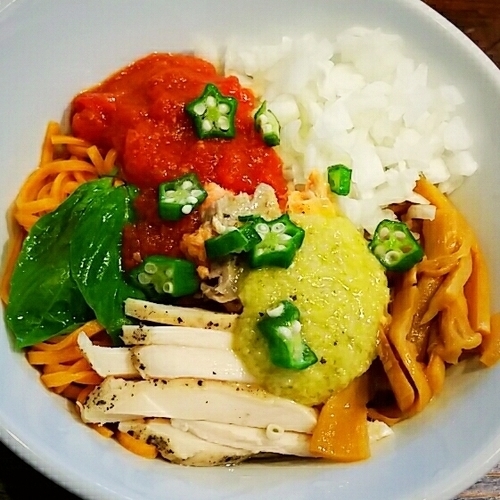 「【期間限定】鮭とマと男と女（トリュフソース付）９２０円」@麺や 蒼 AOIの写真