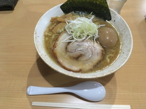 「味玉らー麺」@らー麺 山之助の写真