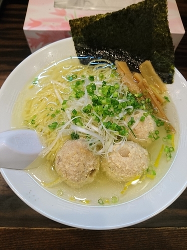 「塩ラーメン 750円」@稲荷屋の写真